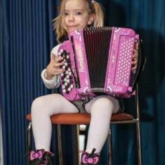 Madlyn 6 ans - Madlyn accordéon Clip Villabé In the Mood Janvier