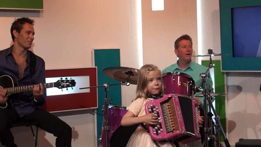 1 2 3 MUSETTE  Taureau Paso, clip n°3